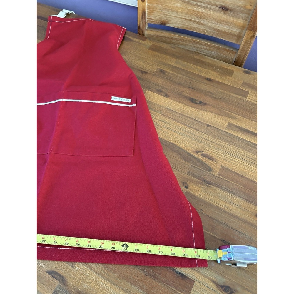 Sur la Table Apron Signature Red 100% Cotton Pockets O/S Adjustable Never Used - Picture 11 of 14